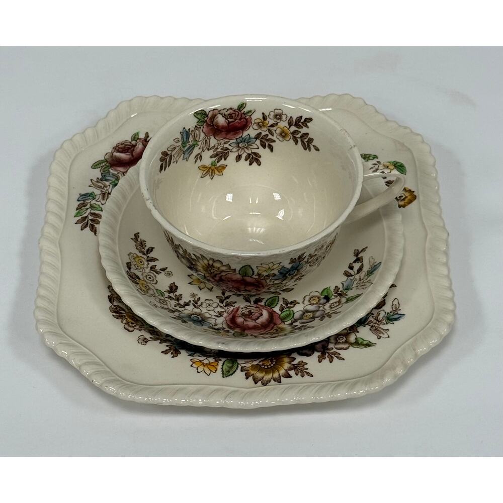 Johnson Bros. Windsor Ware - The Marquis KT186